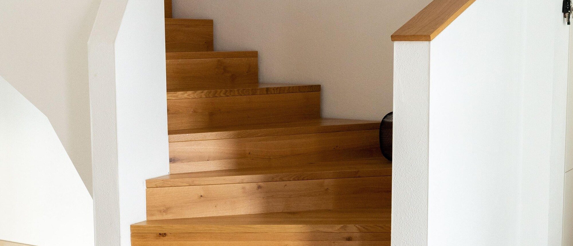 Halbgewendelte Treppe aus Eiche – Bild 2
